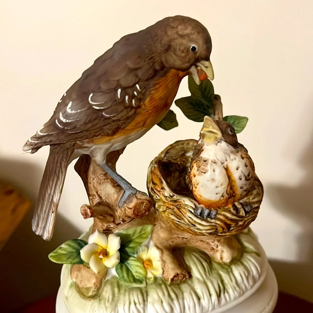 Gorham. Vintage Charming Musical 🎶 Bird Figurine with Nest “Over The Rainbow “ 🌈